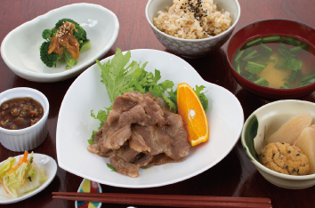 ランチ（メイン肉料理）